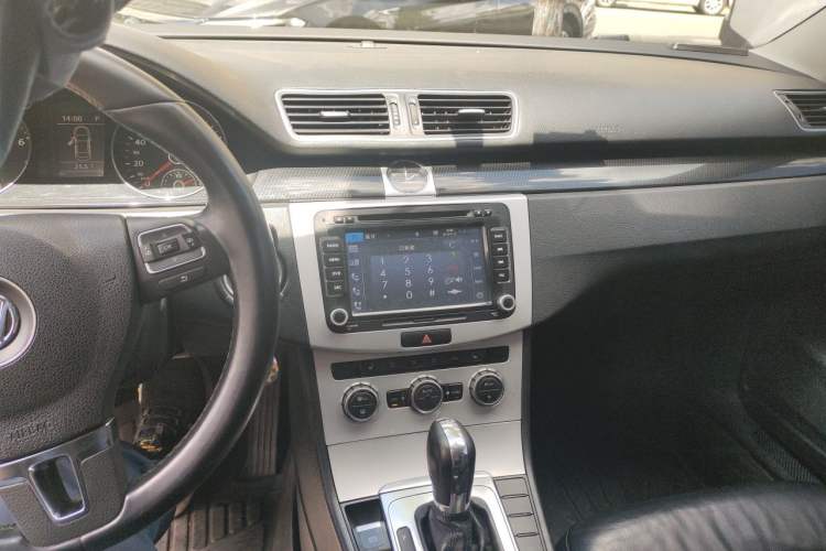 Used Volkswagen Magotan 2012 1.8TSI Luxury Model Audio And AC Panel