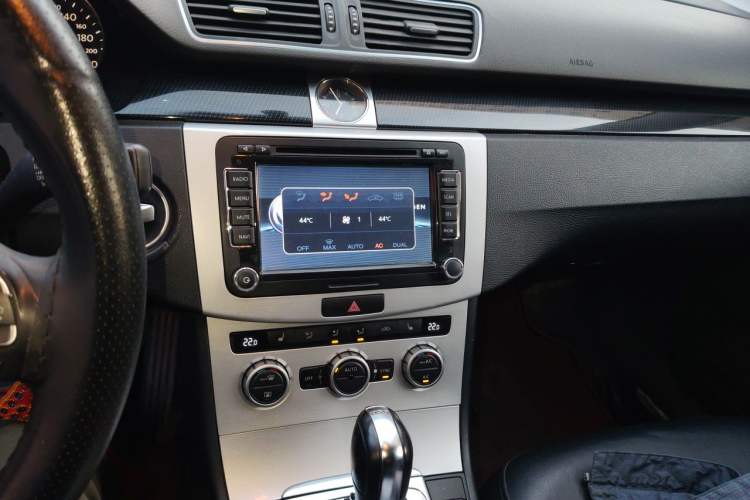 Used Volkswagen Magotan 2012 Revised 1.8TSI Luxury Version Audio And AC Panel