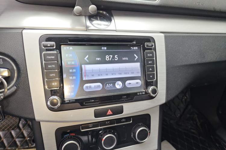 Used Volkswagen Magotan 2012 Revised Version 1.8TSI Leading Edition Audio And AC Panel