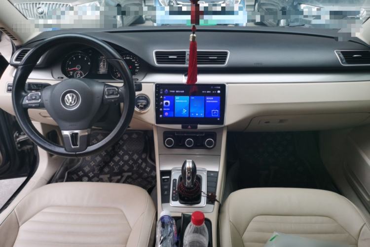 Used Volkswagen Magotan 2012 Revised Version 1.8TSI Leading Edition Center Console