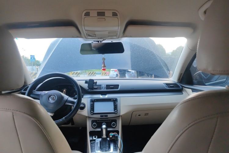 Used Volkswagen Magotan 2012 1.4TSI Comfort Edition Center Console