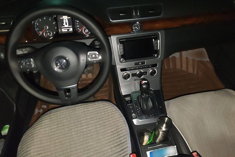 Used Volkswagen Magotan 2012 Travel Edition 2.0 TSI Comfort Version Center Console