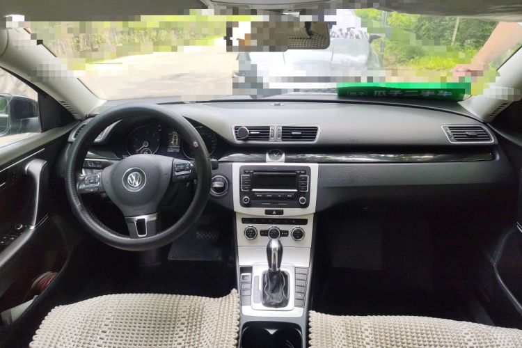 Used Volkswagen Magotan 2012 Revised 1.8TSI Luxury Version Center Console