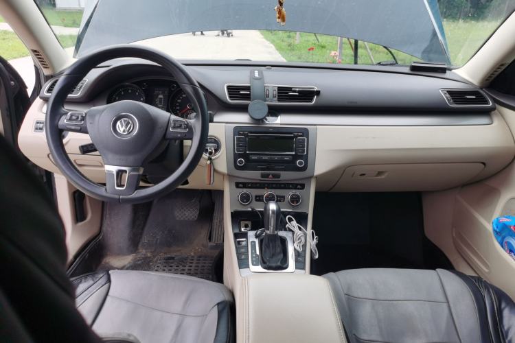 Used Volkswagen Magotan 2012 1.8TSI Luxury Model Center Console