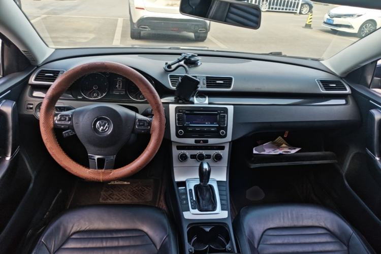 Used Volkswagen Magotan 2012 1.8TSI Luxury Model Center Console