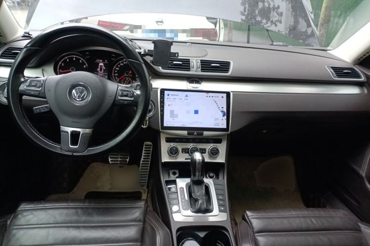 Used Volkswagen Magotan 2012 Travel Edition 2.0 TSI Four-Wheel Drive Luxury Version Center Console