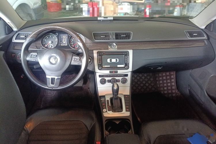 Used Volkswagen Magotan 2012 Revised Version 2.0 TSI Supreme Edition Center Console