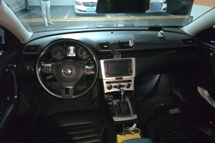 Used Volkswagen Magotan 2012 1.8TSI Luxury Model Center Console