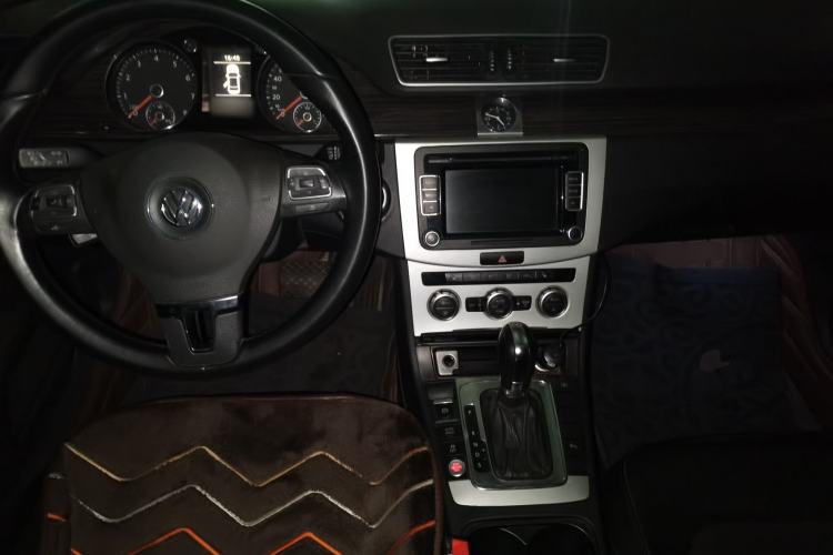 Used Volkswagen Magotan 2012 2.0 TSI Prestige Edition Center Console
