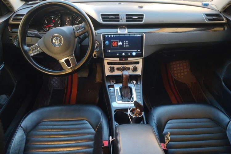 Used Volkswagen Magotan 2012 Revised Version 1.8TSI Leading Edition Center Console