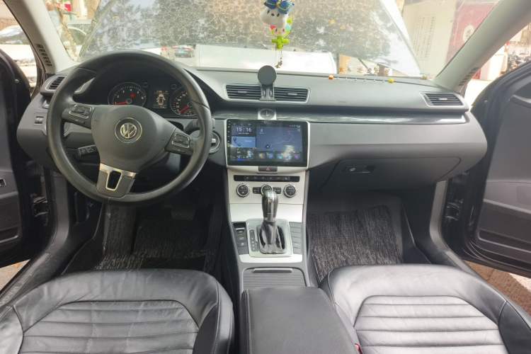 Used Volkswagen Magotan 2012 Revised 1.8TSI Luxury Version Center Console
