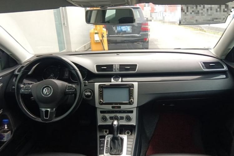 Used Volkswagen Magotan 2012 Revised 1.8TSI Luxury Version Center Console