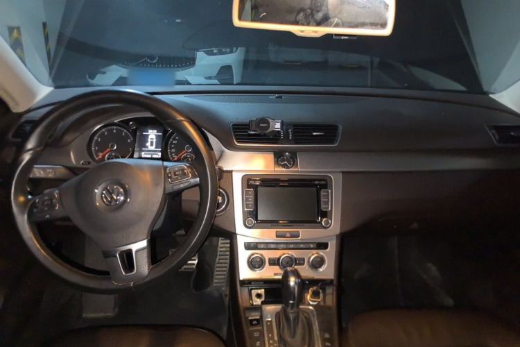 Used Volkswagen Magotan 2012 Travel Edition 2.0 TSI 4x4 Comfort Version Center Console