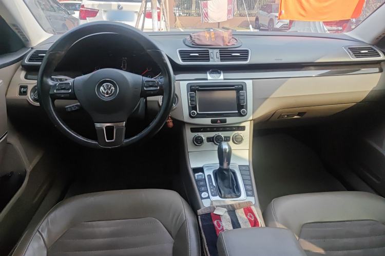 Used Volkswagen Magotan 2012 Facelift 1.8TSI Prestige Model Center Console