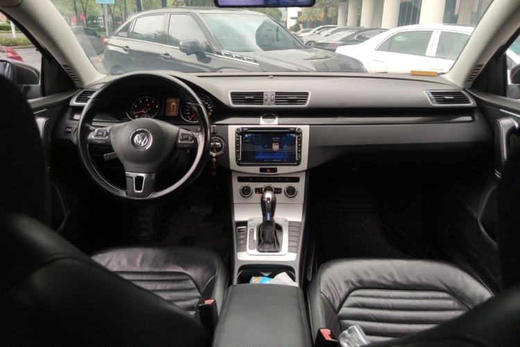 Used Volkswagen Magotan 2012 Revised 1.8TSI Luxury Version Center Console