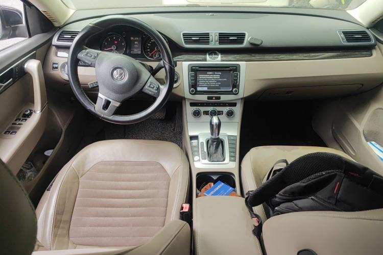 Used Volkswagen Magotan 2012 Facelift 1.8TSI Prestige Model Center Console