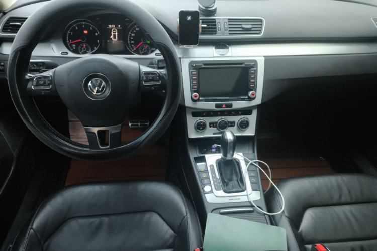Used Volkswagen Magotan 2012 Travel Edition 2.0 TSI 4x4 Comfort Version Center Console