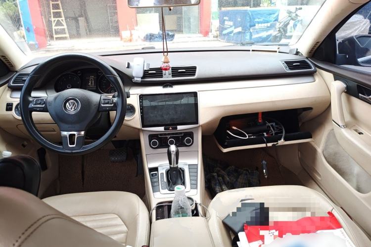 Used Volkswagen Magotan 2012 Revised Version 1.8TSI Leading Edition Center Console