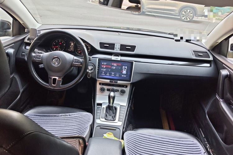Used Volkswagen Magotan 2012 Revised Version 2.0 TSI Luxury Edition Center Console