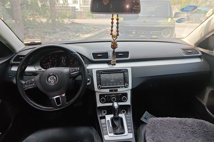 Used Volkswagen Magotan 2012 Revised Version 1.8TSI Leading Edition Center Console