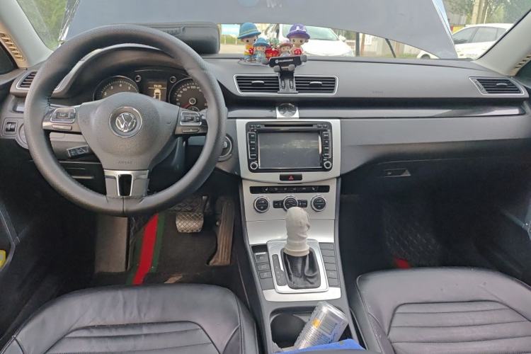 Used Volkswagen Magotan 2012 Revised 1.8TSI Luxury Version Center Console