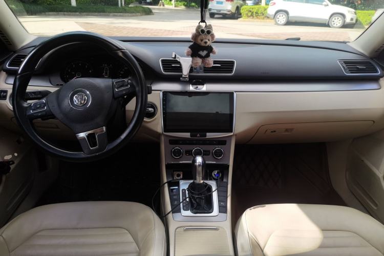Used Volkswagen Magotan 2012 1.8TSI Luxury Model Center Console