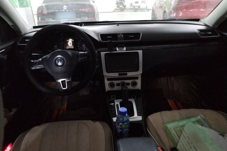 Used Volkswagen Magotan 2012 Revised 1.8TSI Luxury Version Center Console