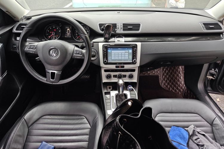 Used Volkswagen Magotan 2012 Revised 1.8TSI Luxury Version Center Console