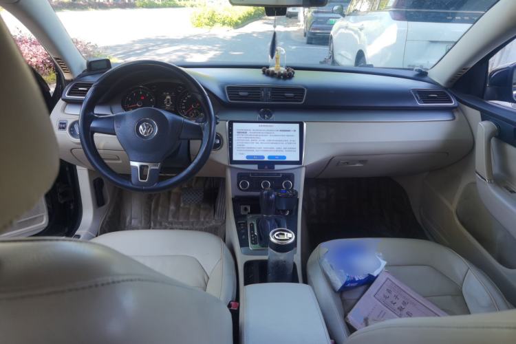 Used Volkswagen Magotan 2012 1.8TSI Comfort Model Center Console