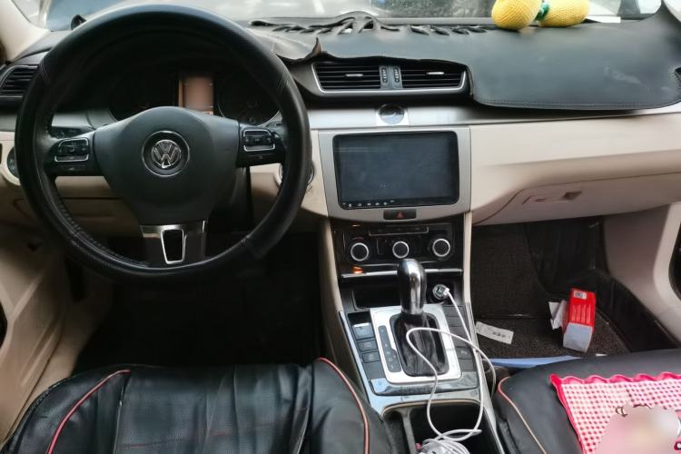 Used Volkswagen Magotan 2012 Revised Version 1.8TSI Leading Edition Center Console