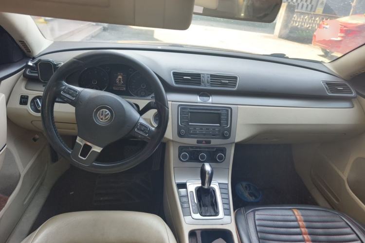 Used Volkswagen Magotan 2012 Revised Version 1.8TSI Leading Edition Center Console