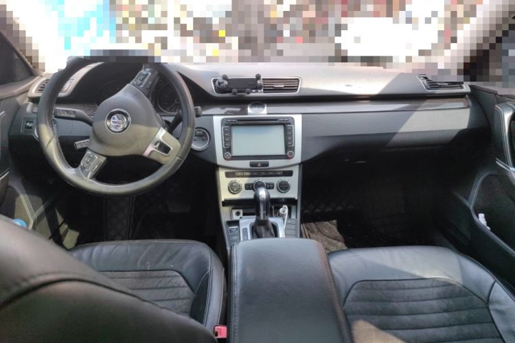 Used Volkswagen Magotan 2012 2.0 TSI Prestige Edition Center Console