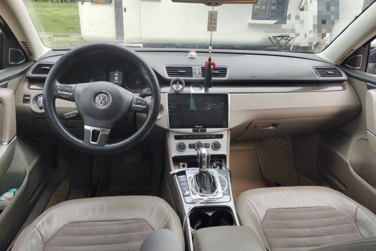 Used Volkswagen Magotan 2012 2.0 TSI Ultimate Edition Center Console