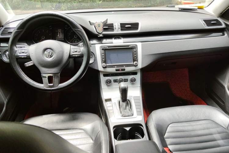 Used Volkswagen Magotan 2012 1.8TSI Luxury Model Center Console