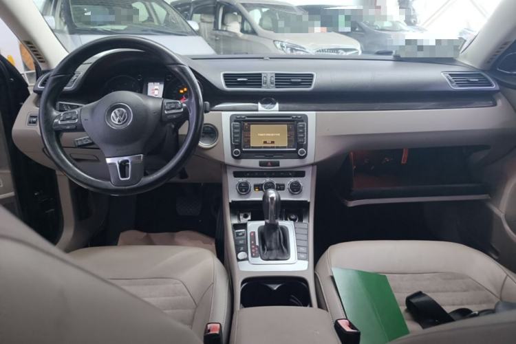 Used Volkswagen Magotan 2012 2.0 TSI Prestige Edition Center Console