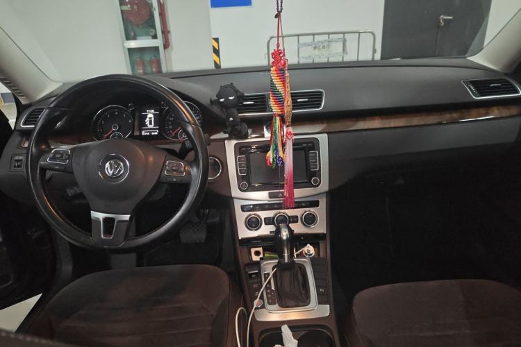 Used Volkswagen Magotan 2012 Travel Edition 2.0 TSI Comfort Version Center Console