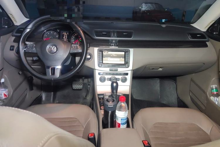 Used Volkswagen Magotan 2012 2.0 TSI Ultimate Edition Center Console