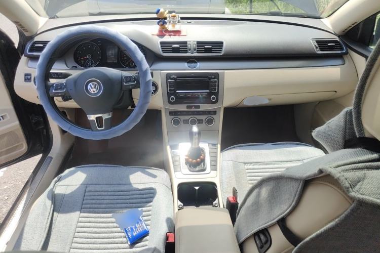 Used Volkswagen Magotan 2012 Revised 1.8TSI Luxury Version Center Console