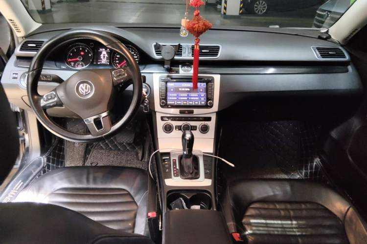 Used Volkswagen Magotan 2012 1.8TSI Luxury Model Center Console