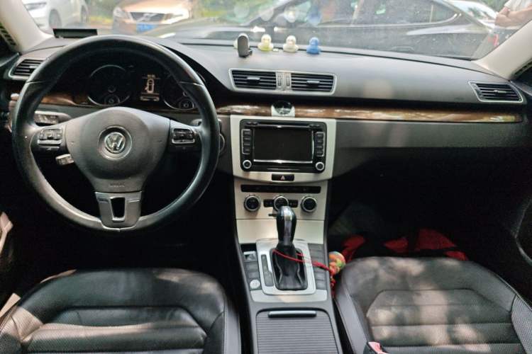 Used Volkswagen Magotan 2012 Travel Edition 2.0 TSI Luxury Version Center Console