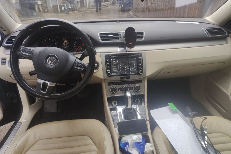 Used Volkswagen Magotan 2012 Revised 1.8TSI Luxury Version Center Console