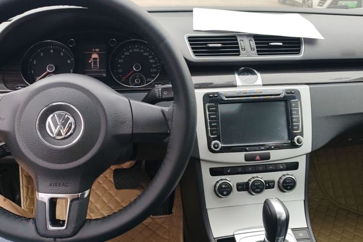 Used Volkswagen Magotan  Center Console