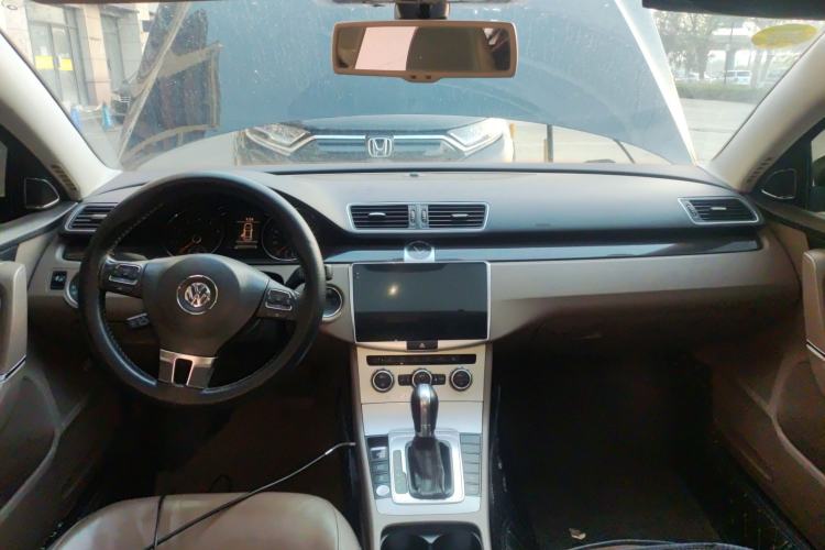 Used Volkswagen Magotan 2012 2.0 TSI Ultimate Edition Center Console