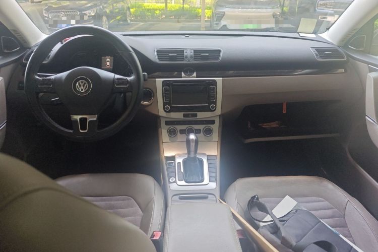 Used Volkswagen Magotan 2012 2.0 TSI Ultimate Edition Center Console
