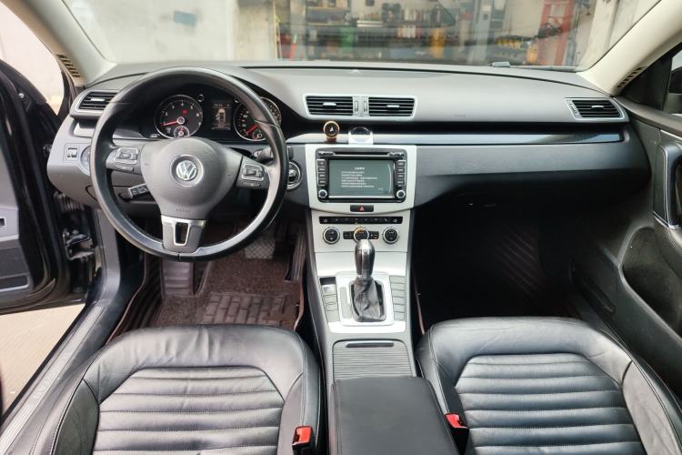 Used Volkswagen Magotan 2012 Revised 1.8TSI Luxury Version Center Console