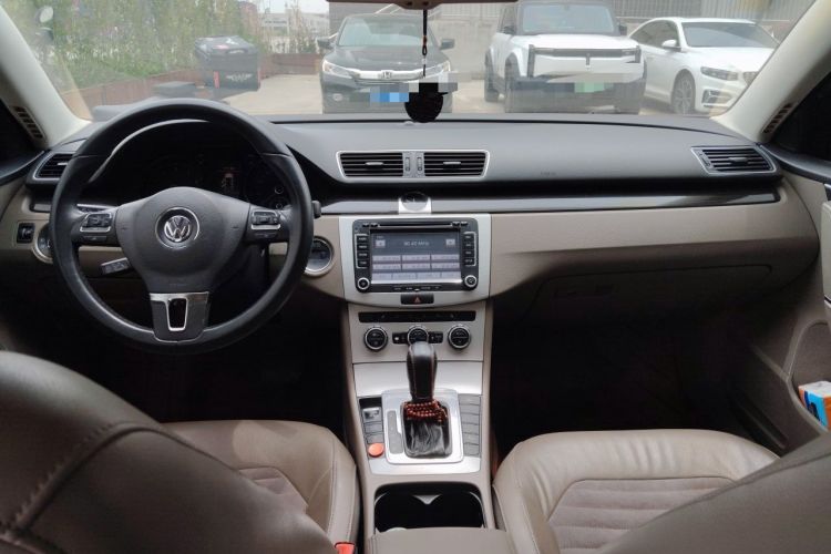 Used Volkswagen Magotan 2012 2.0 TSI Prestige Edition Center Console