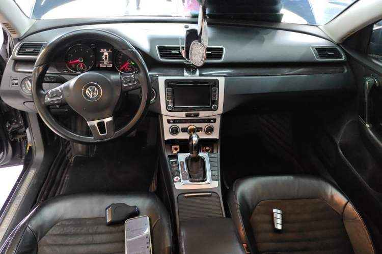 Used Volkswagen Magotan 2012 1.8TSI Prestige Model Center Console