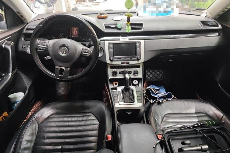 Used Volkswagen Magotan 2012 Revised 1.8TSI Luxury Version Center Console
