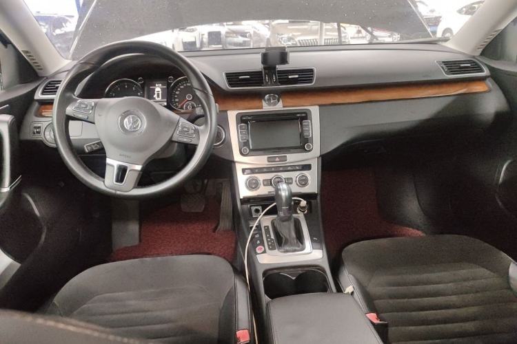 Used Volkswagen Magotan 2012 Travel Edition 2.0 TSI Comfort Version Center Console