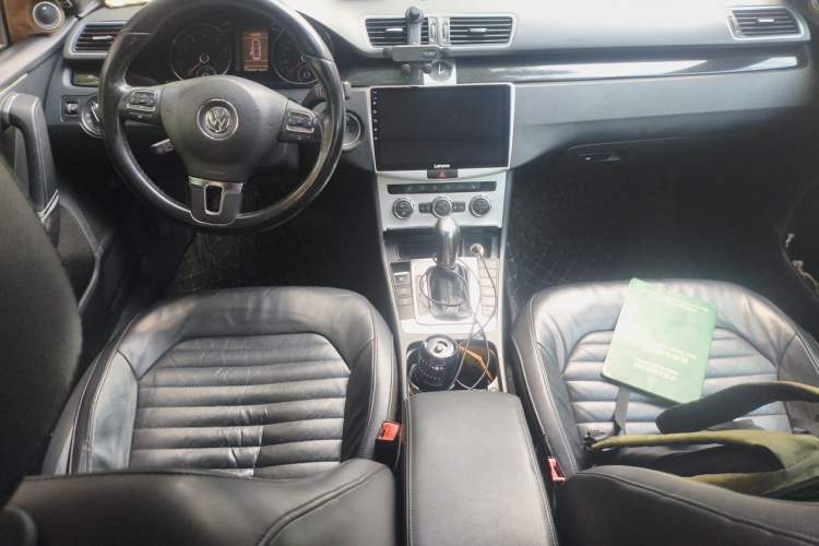 Used Volkswagen Magotan 2012 Revised 1.8TSI Luxury Version Center Console
